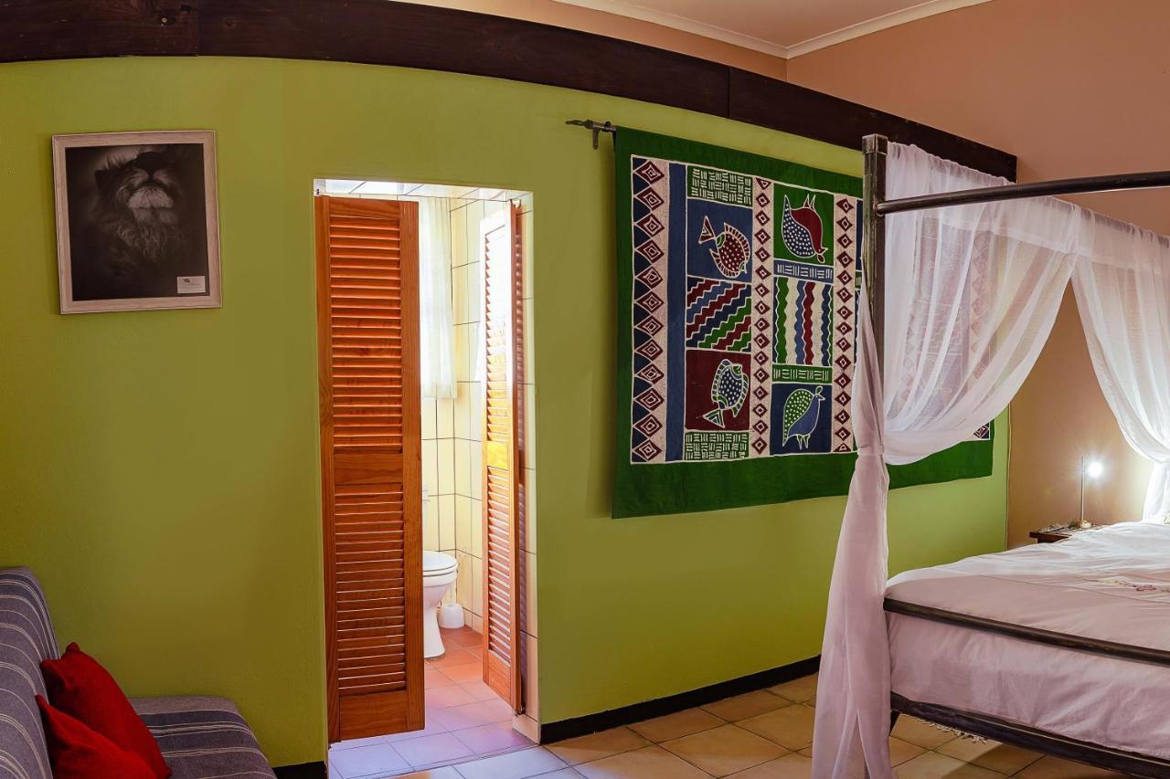 Chameleon Backpackers & Guesthouse Windhoek Buitenkant foto